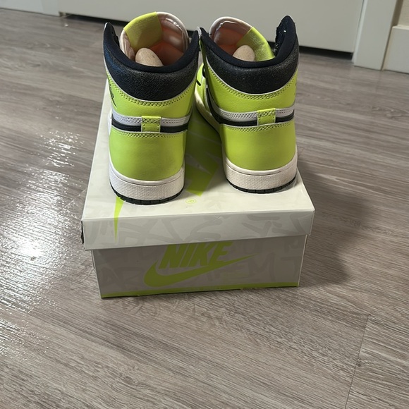 Air Jordan 1 Retro High OG - Visionaire - Picture 3 of 10